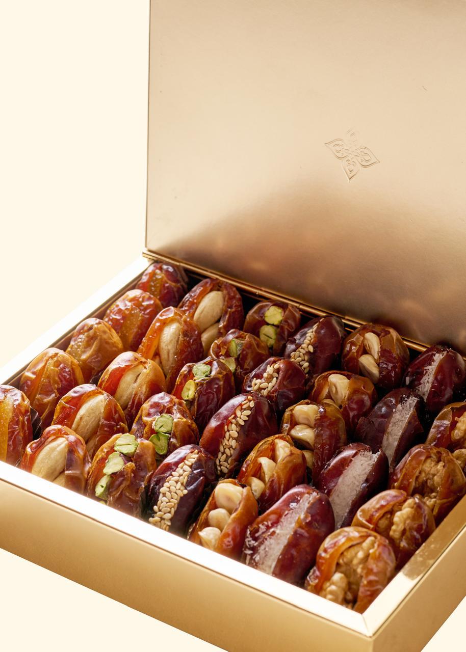 SMALL DATES METAL GOLD BOX